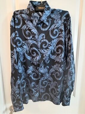 BNWT authentic Men’s Versace Shirt